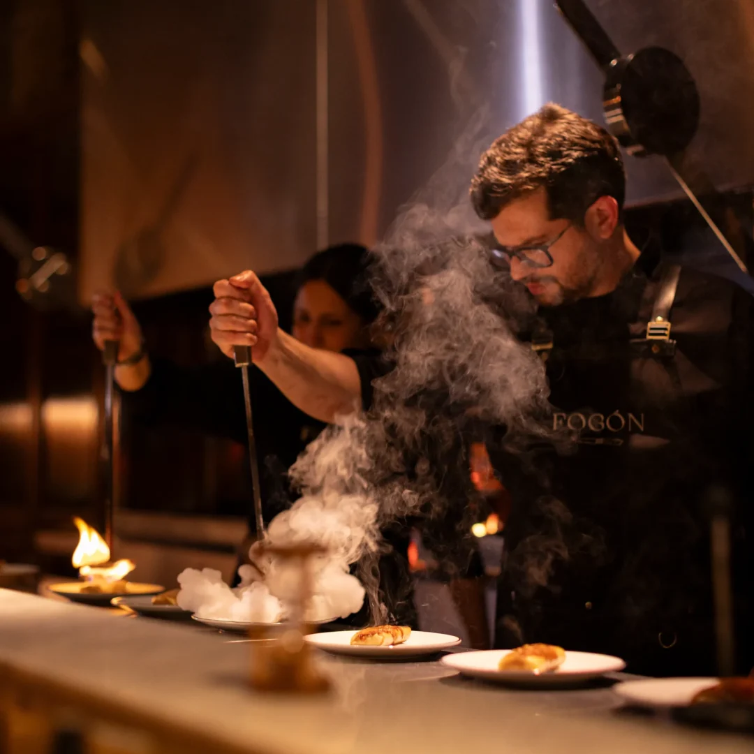 dessert at fogon: panqueques con dulce de leche
